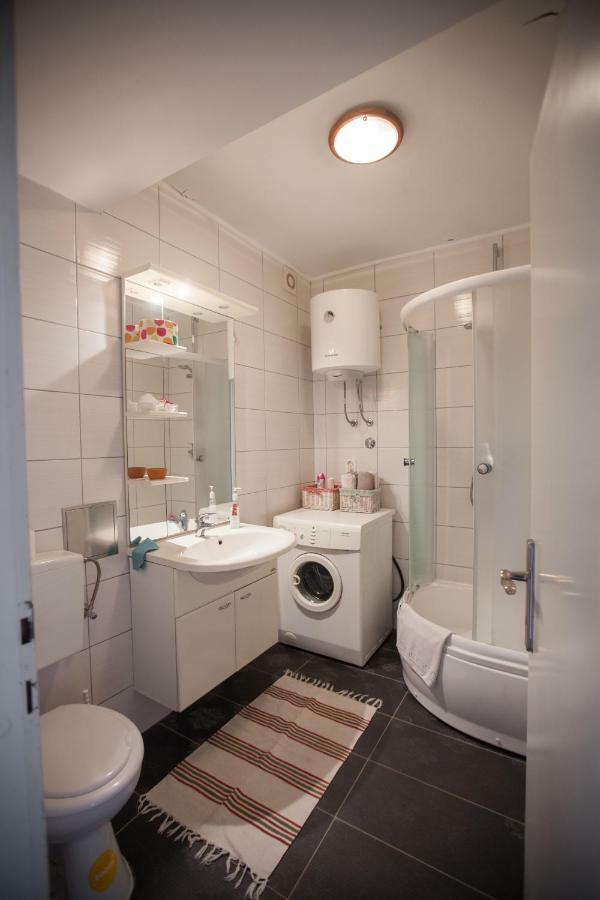 Riverview Apartment Eszék Kültér fotó