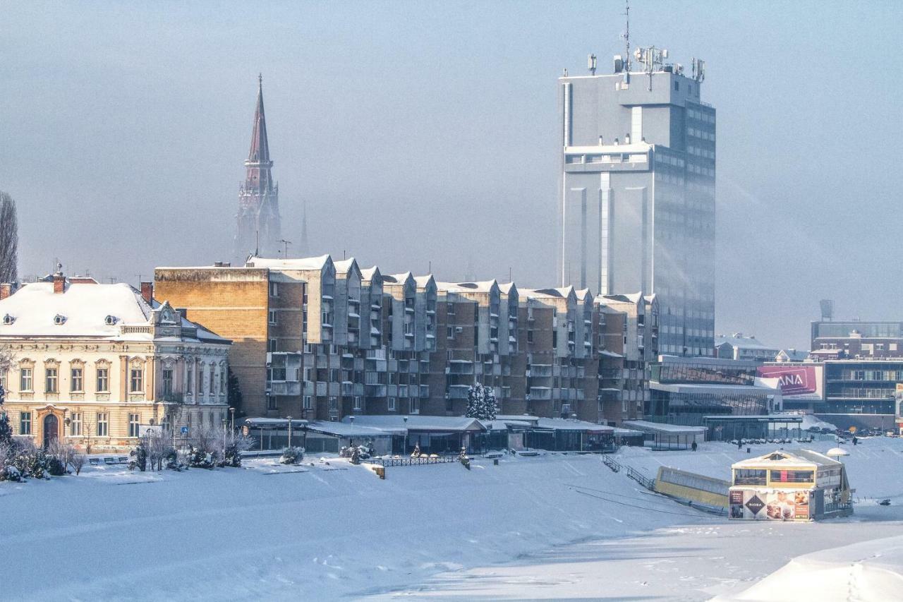 Riverview Apartment Eszék Kültér fotó