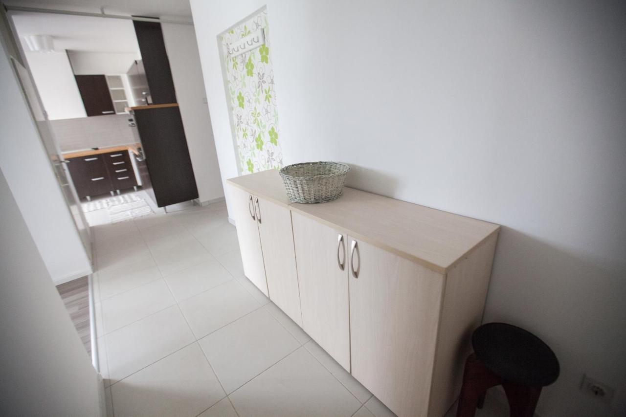 Riverview Apartment Eszék Szoba fotó