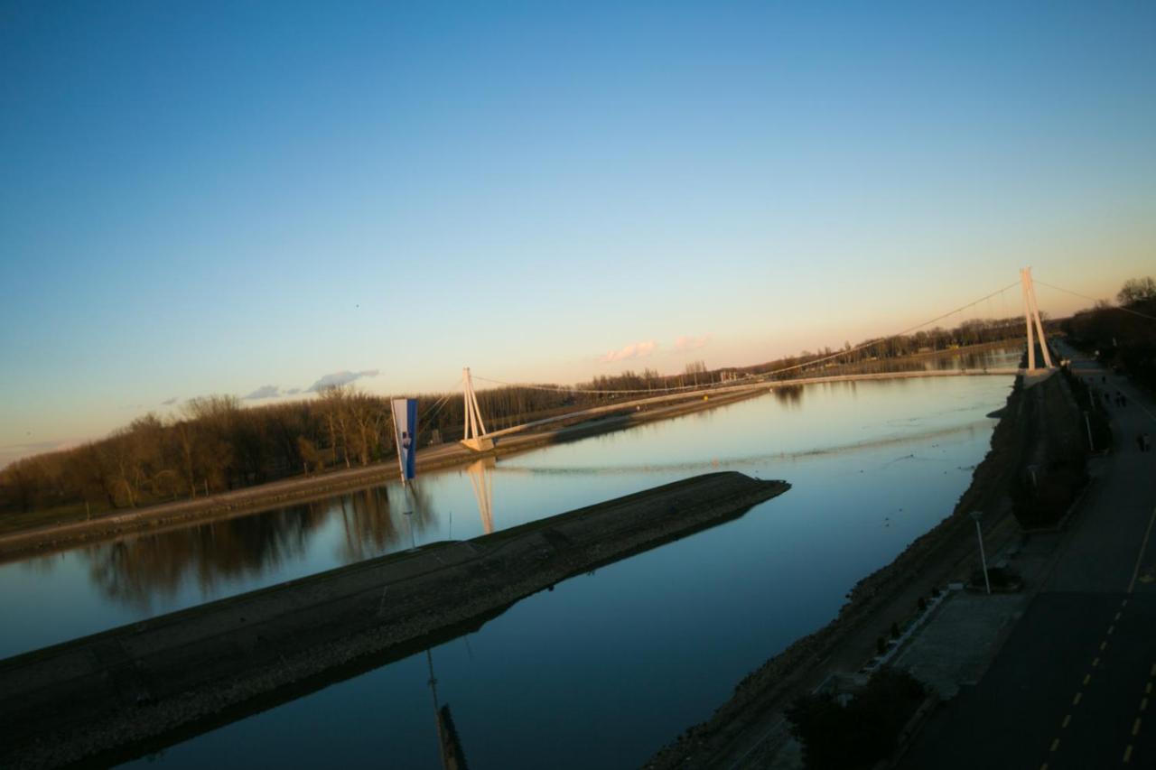 Riverview Apartment Eszék Szoba fotó